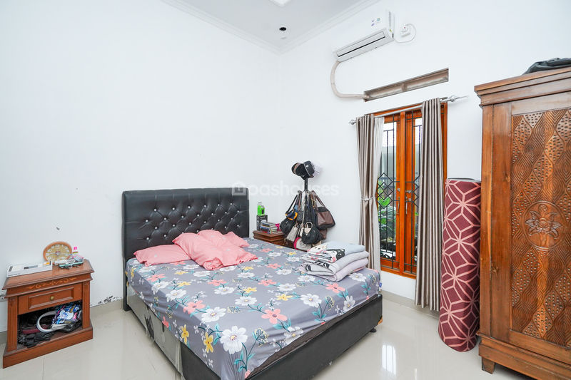 Jalan Sawo Kupu Bombay Depok