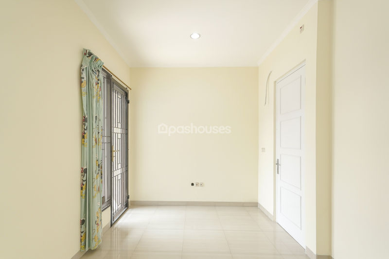 Perumahan Duta Garden Cluster Beverly Hills Blok E4 No.40