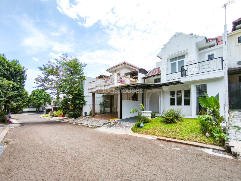 Legenda Wisata Zona Marcopolo Blok A11 No.28