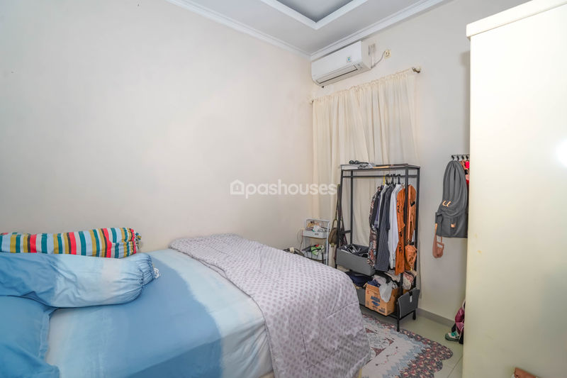 Perumahan Puri Gading Villa Tampak Siring Blok B4