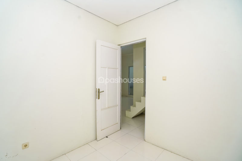 Perumahan Rose Garden Residence Blok A No. 8