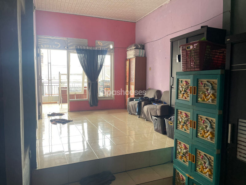 Jalan Narogong Elok Raya XI Blok E29 No.8