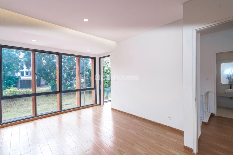 Legenda Wisata Zona Rembrant Blok H3/12