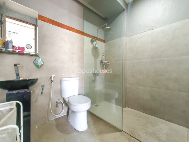 Perumahan Taman Royal 2 Cluster Parahyangan No.7