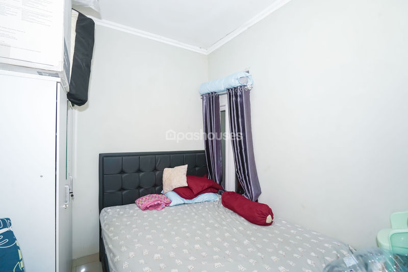 Perumahan Diamond Lake Side Blok G No.6