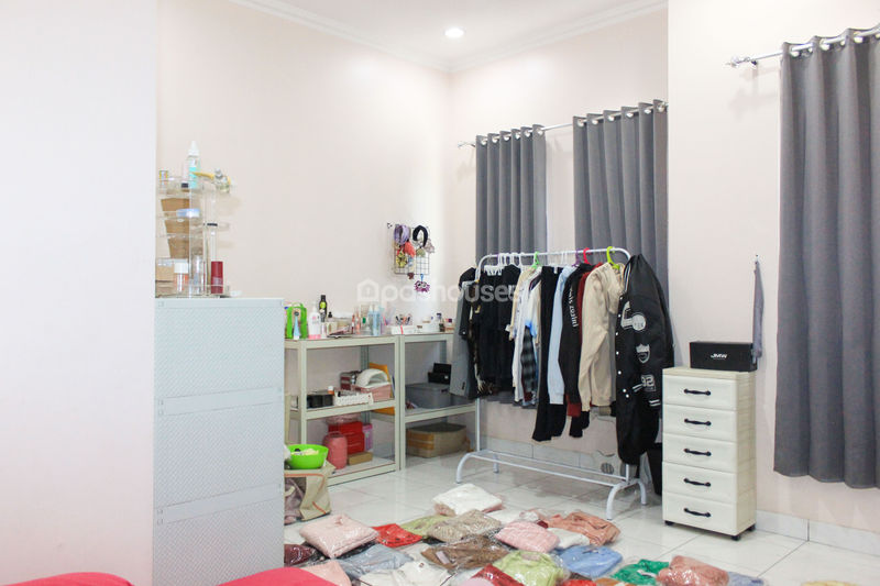 Poris Residence