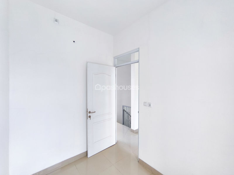 Perumahan Aryana Karawaci Cluster Flora Blok E1 No.6