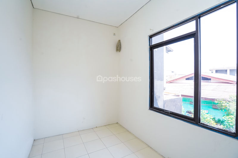 Perumahan Rose Garden Residence Blok A No. 8