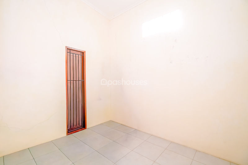 Jalan Makam Pule Depok