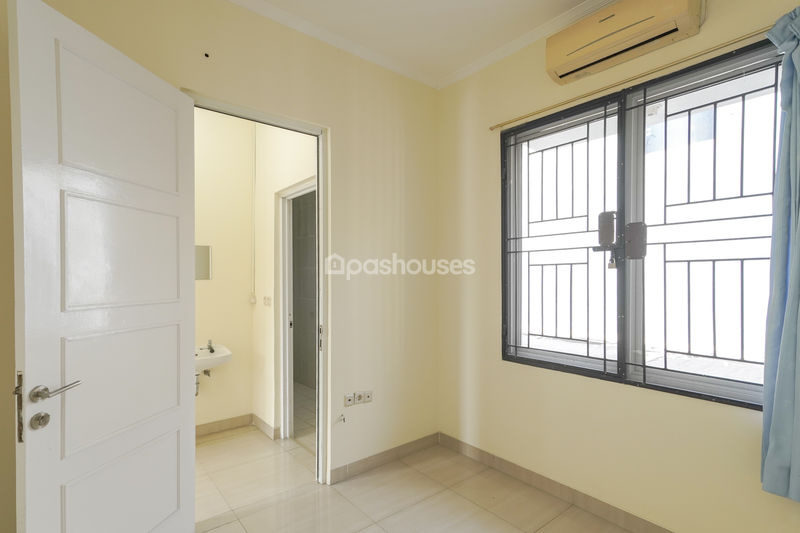 Perumahan Duta Garden Cluster Beverly Hills Blok E4 No.40