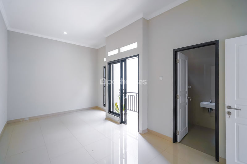 Komplek Megapolitan Cinere Blok J No.334 