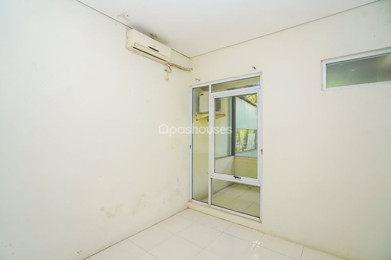 Perumahan Rose Garden Residence Blok A No. 8
