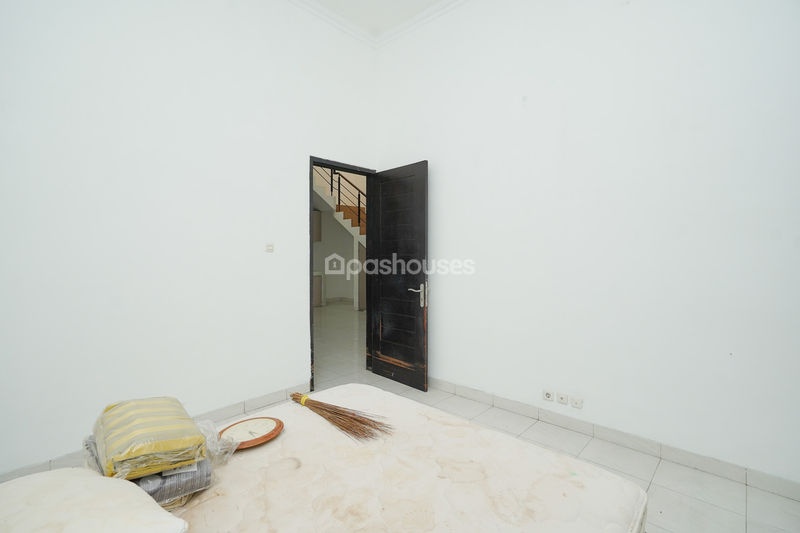 Jalan Mahoni 5 Blok C6 No.7