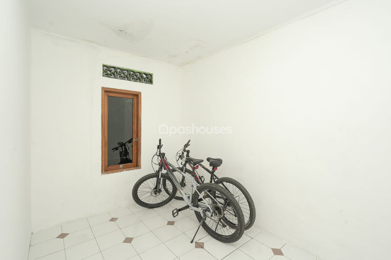 Perum Villa Anggrek Blok C No.20