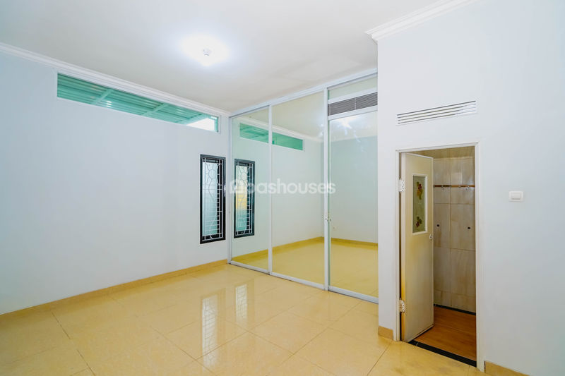 Town House Griya Widya