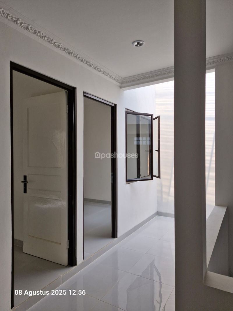 Kota Wisata Cluster Amsterdam No.30 Blok I No.5