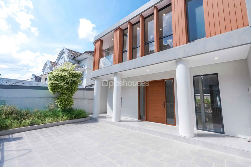 Legenda Wisata Zona Rembrant Blok H3/12