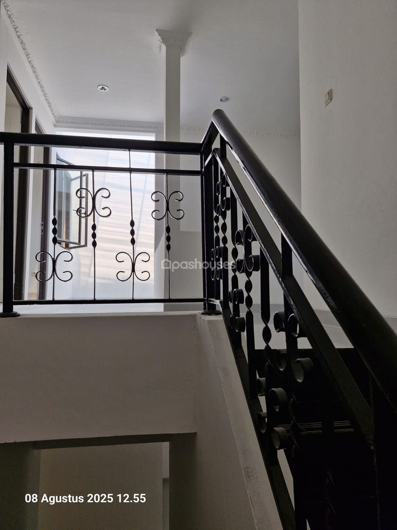 Kota Wisata Cluster Amsterdam No.30 Blok I No.5