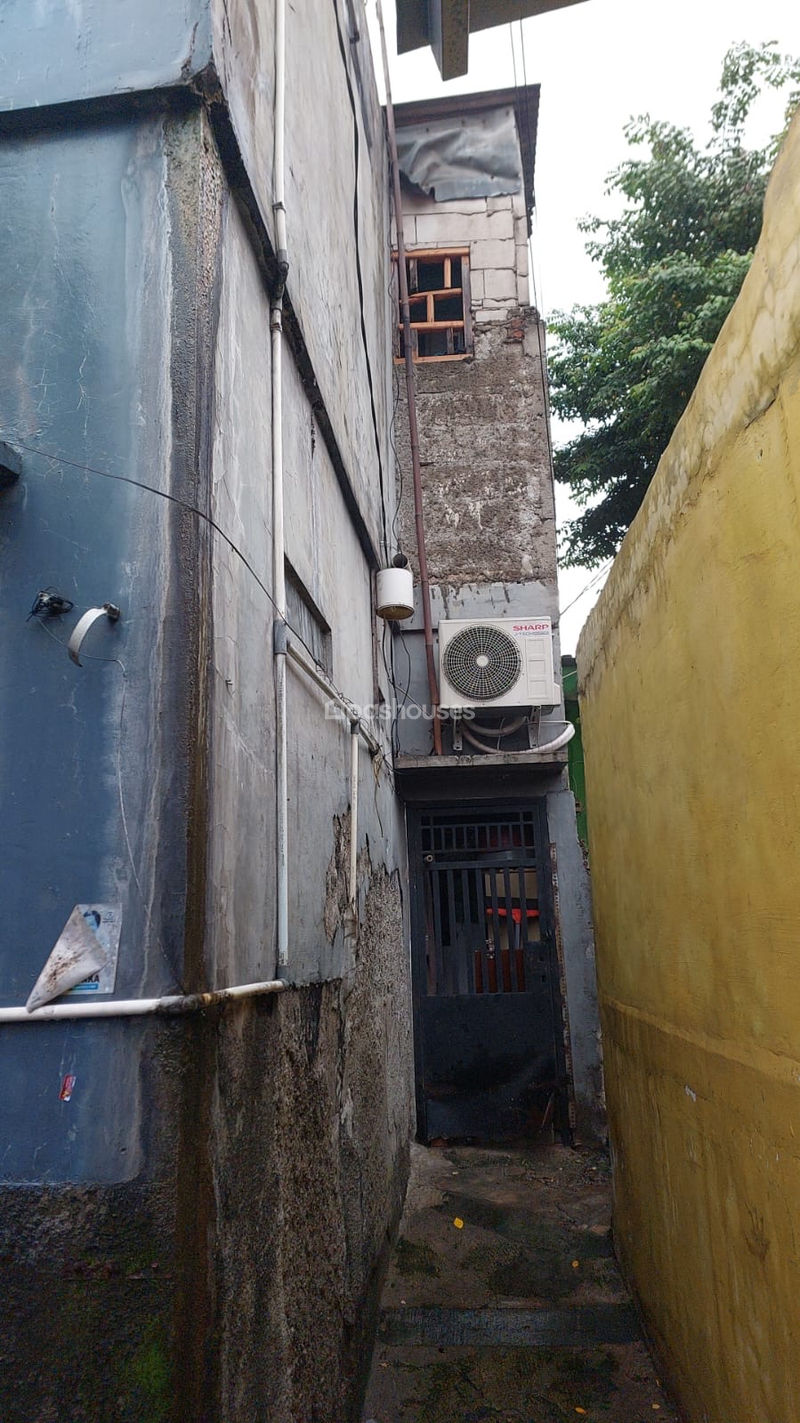 Jalan Kramat Barat Jakarta Timur
