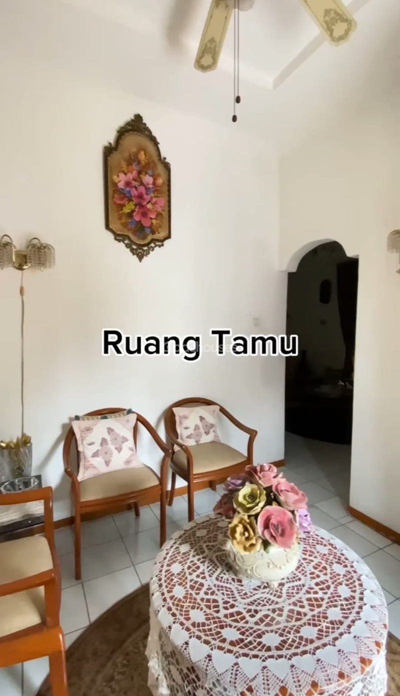 Jalan Kelurahan Buaran No.7