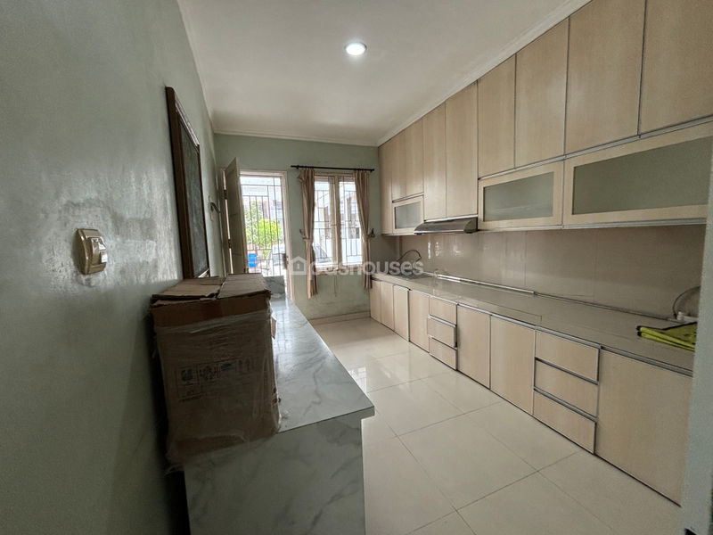 Islamic Village Karawaci Cluster Munawarah Blok K11 No.6