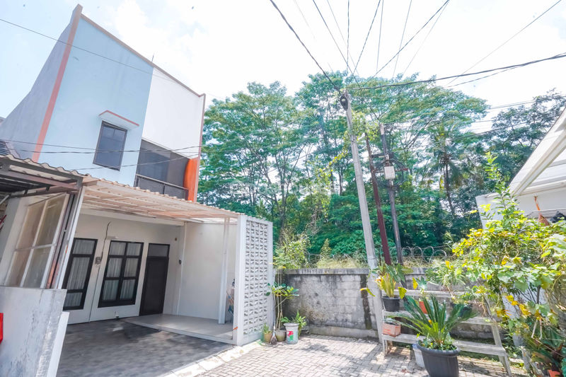 The Mahaka Platinum Cluster Emerald No.A7