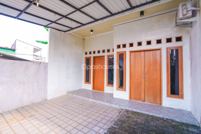 Jalan Makam Pule Depok