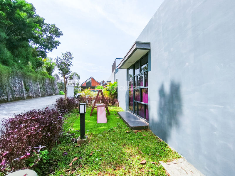 Cluster Golden Cikeas 