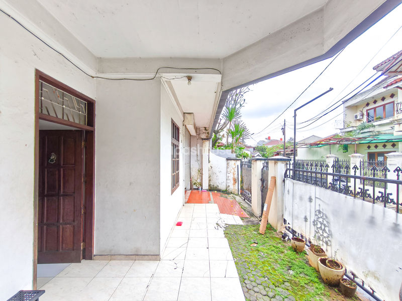 Jalan Anggrek Garuda II Blok I No.33