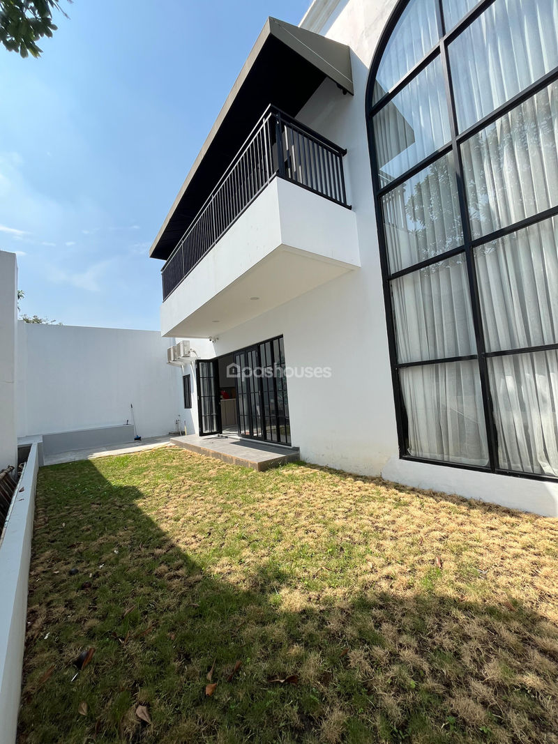 Perumahan Imperial Gading Blok E3 No.1