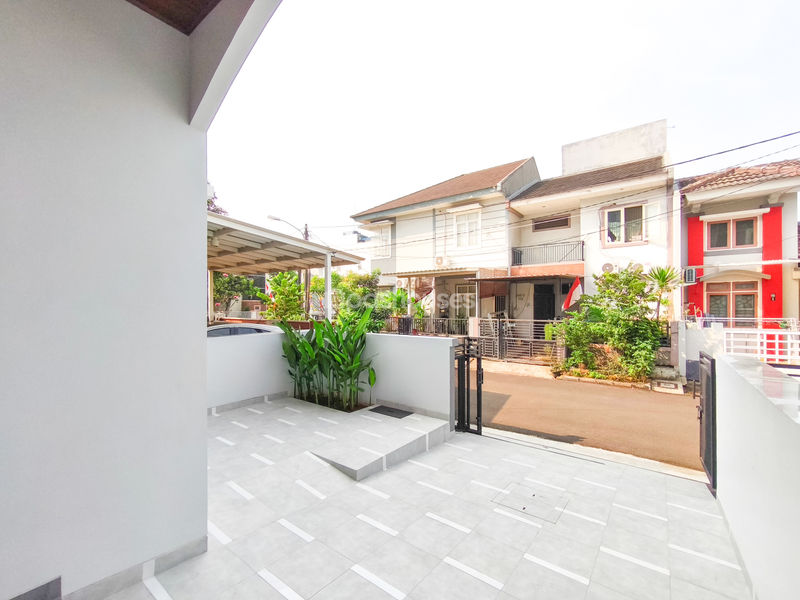 Jalan Kelapa Molek 3 Sektor 8B Blok FA5 No.6