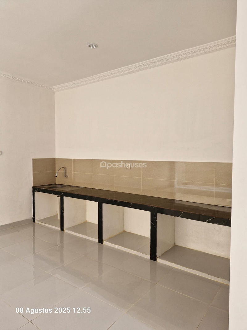 Kota Wisata Cluster Amsterdam No.30 Blok I No.5