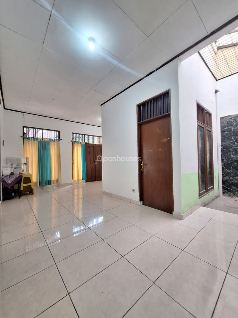 Jalan Poncol Indah Tangerang Selatan