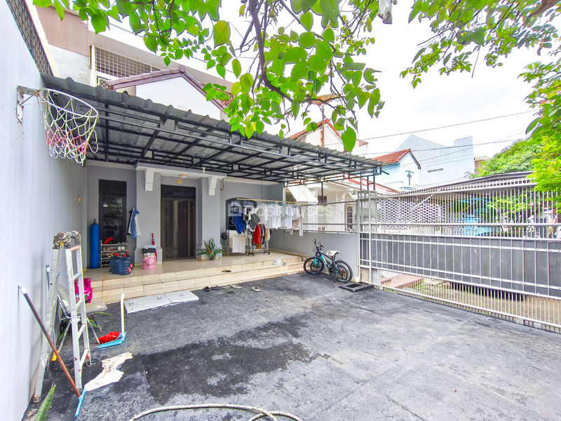 Jalan Dharma Graha IV Blok B8 No.30A