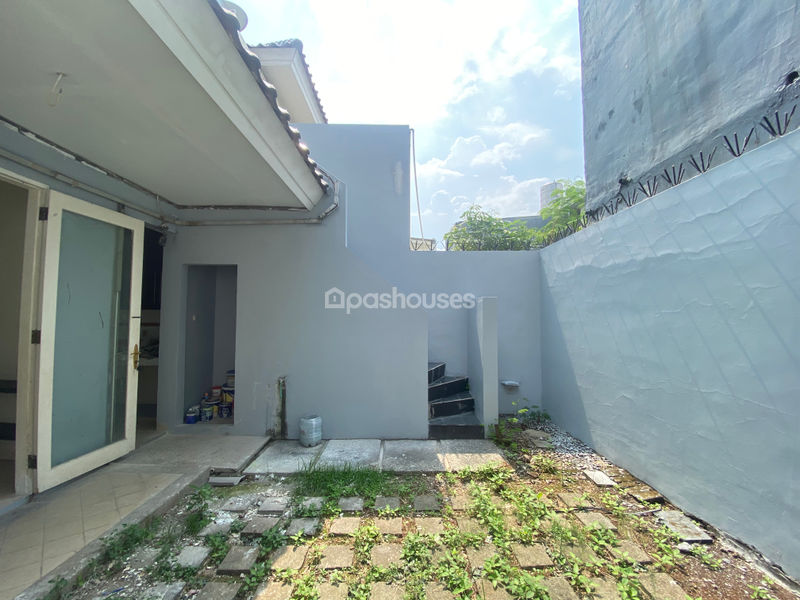 Legenda Wisata Zona Picasso Blok K15 No.3