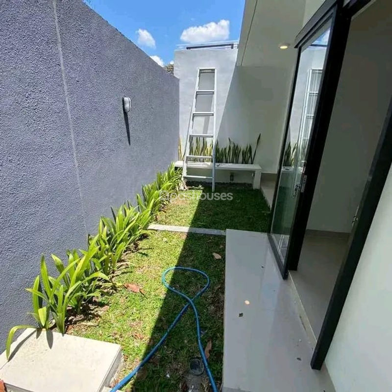 Zharfa Residence