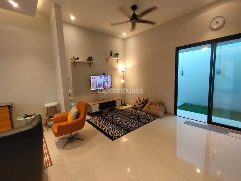 Puri Flamboyan Town House No.11
