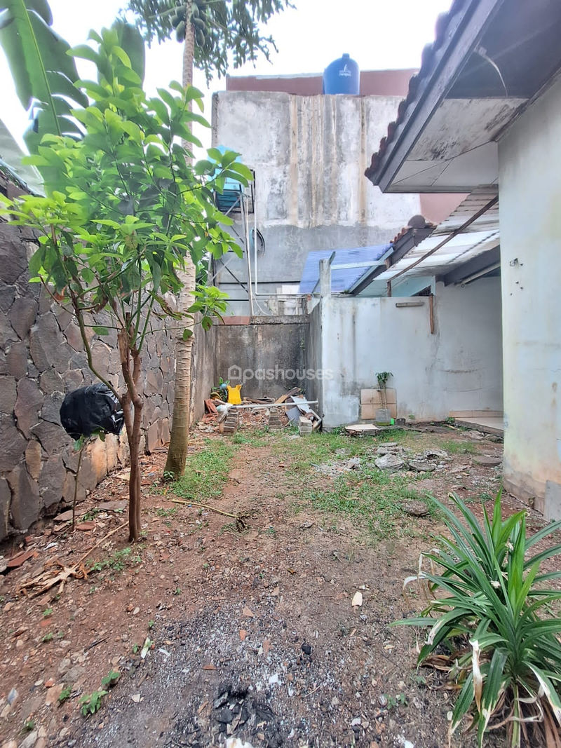 Jalan Poncol Indah Tangerang Selatan