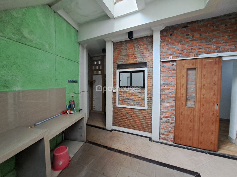 Kompleks Flo Residence Kav 4 No.1