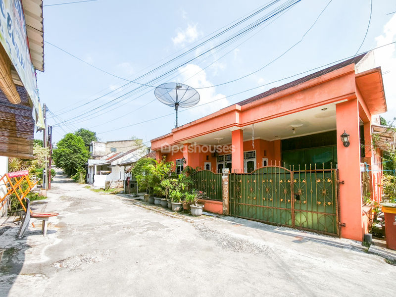 Perumahan Bumi Insani Blok B1 No.11