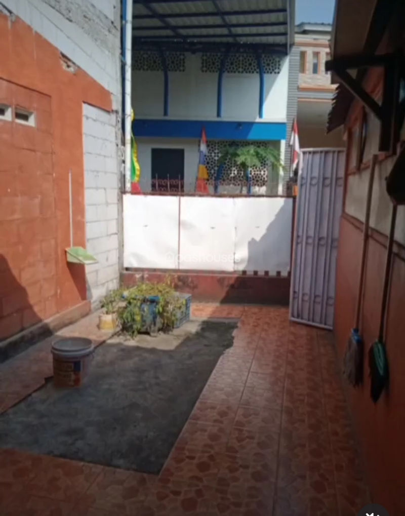 Jalan Kampung Jati Ciracas