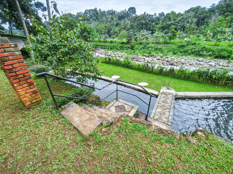 Kampung Ciliwung Riverside