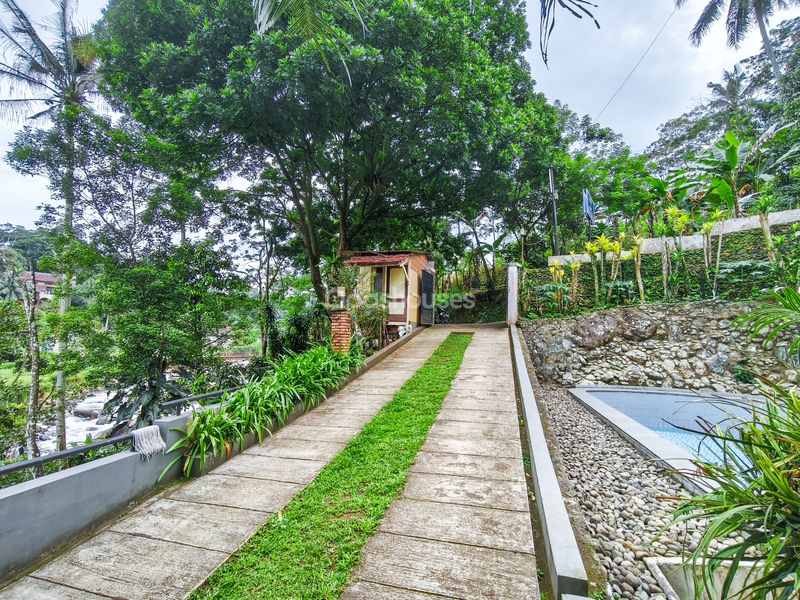 Kampung Ciliwung Riverside