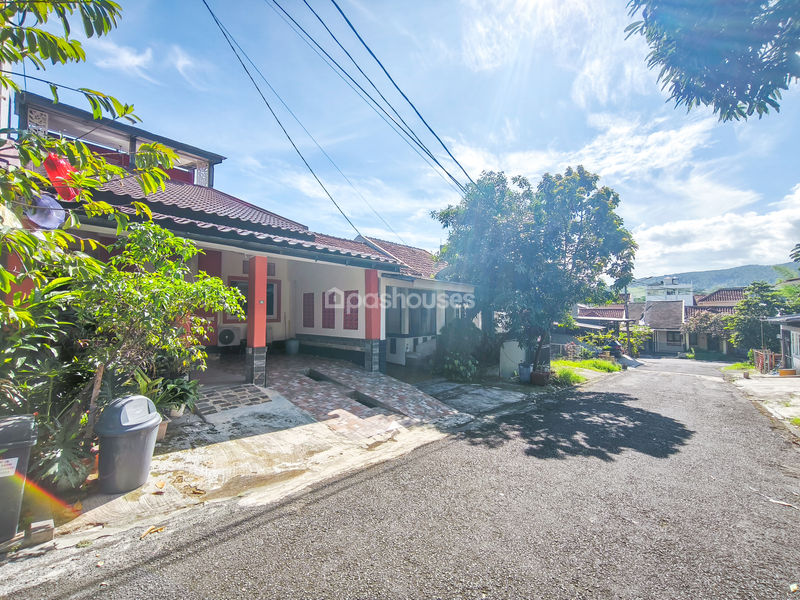 Jalan Taman Tampak Siring Raya