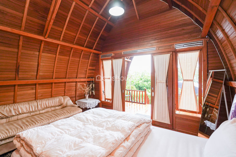 Villa Saung Ibu Bogor