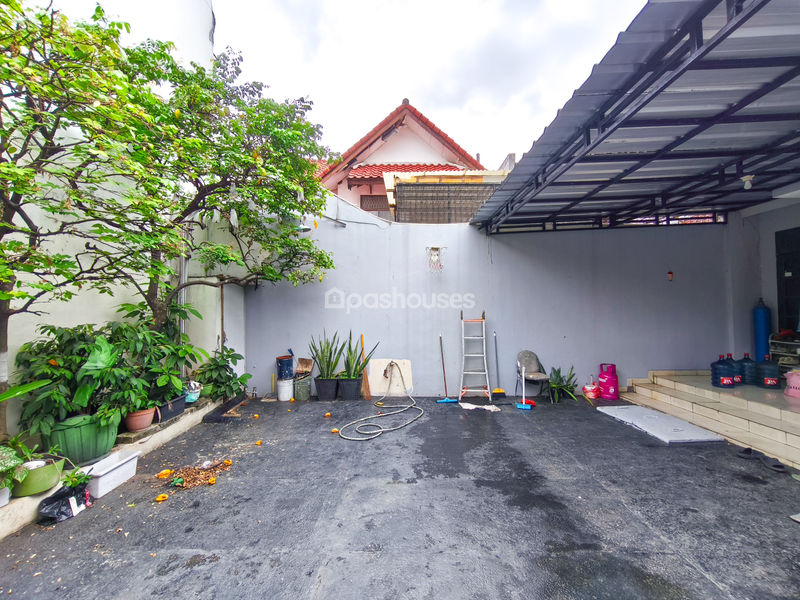 Jalan Dharma Graha IV Blok B8 No.30A