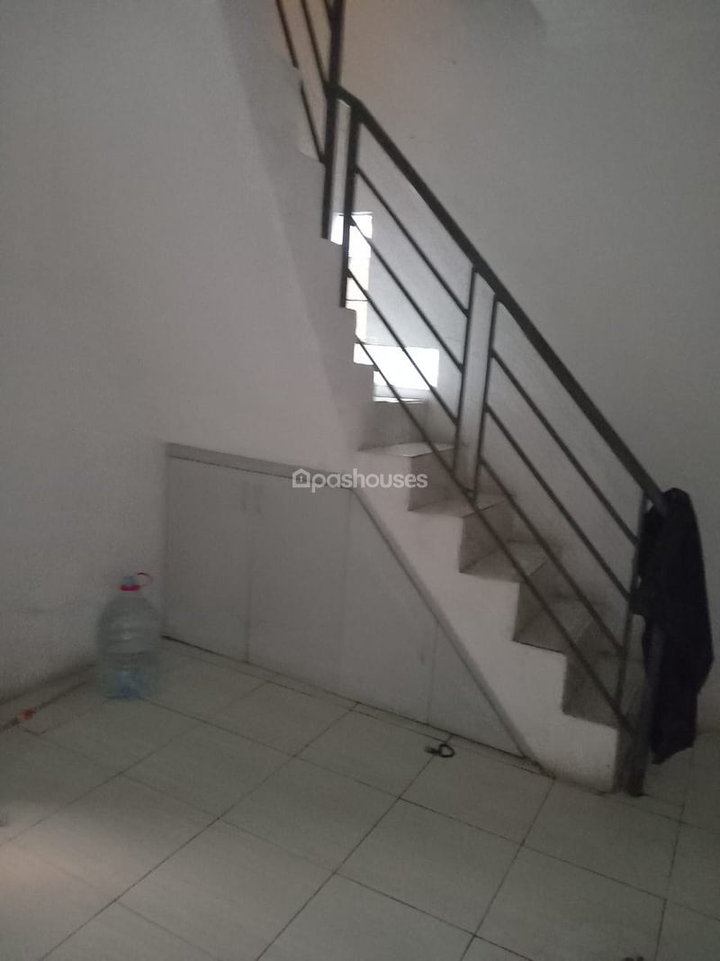 Jalan Zakaria Depok No.1