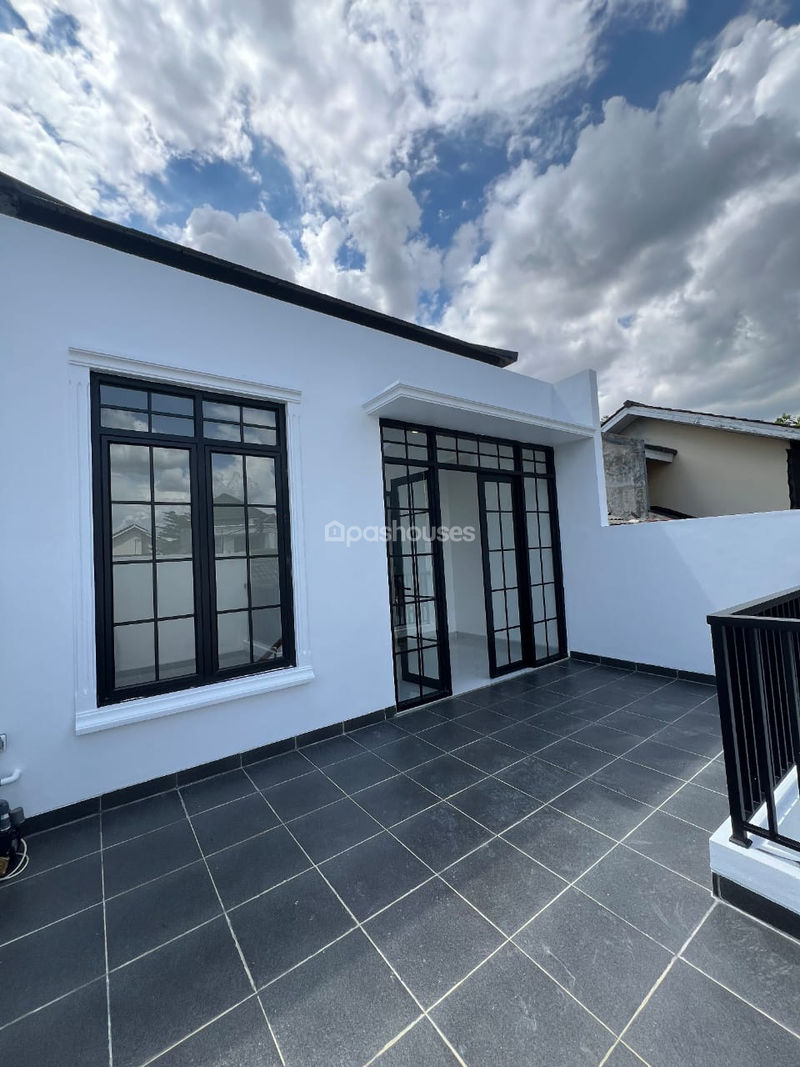 Kencana Loka BSD Sektor 12.5 Blok V2