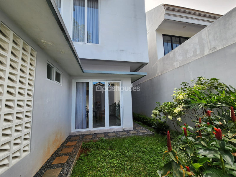 Komplek Megapolitan Cinere No.290