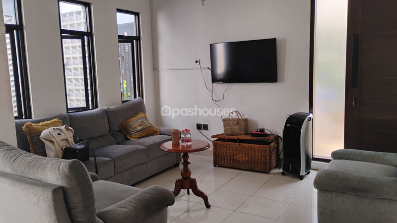 Perumahan D' Crown Residence No.27